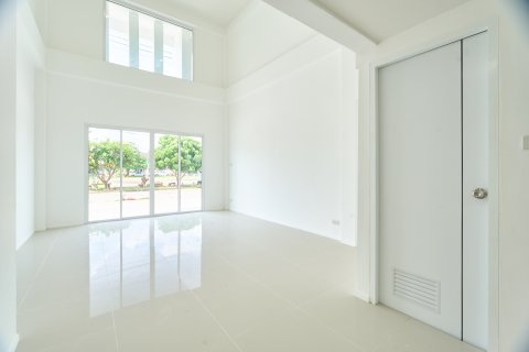 Townhouse in San Sai, Thailand 2 bedrooms № 159364 - photo 6