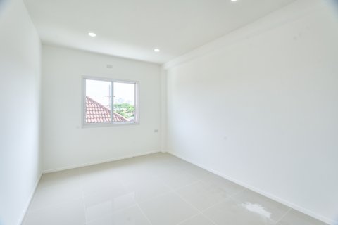 Townhouse in San Sai, Thailand 2 bedrooms № 159364 - photo 19