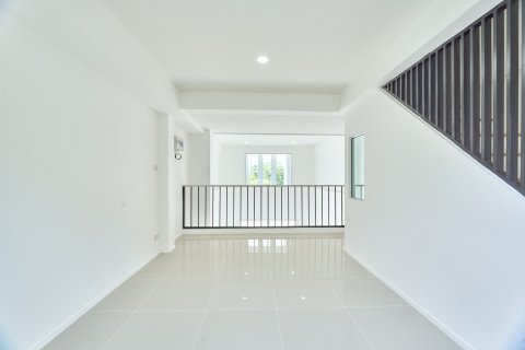 Townhouse in San Sai, Thailand 2 bedrooms № 159364 - photo 24