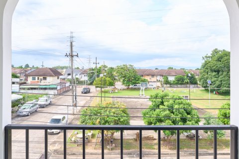 Townhouse in San Sai, Thailand 2 bedrooms № 159364 - photo 16