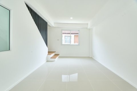 Townhouse in San Sai, Thailand 2 bedrooms № 159364 - photo 11