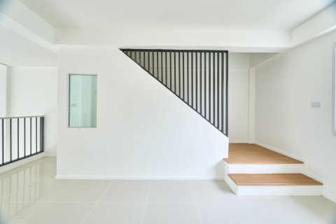 Townhouse in San Sai, Thailand 2 bedrooms № 159364 - photo 12