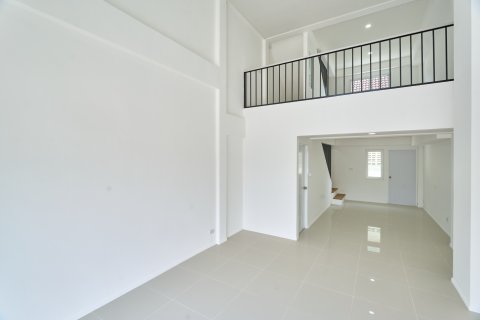 Townhouse in San Sai, Thailand 2 bedrooms № 159364 - photo 30