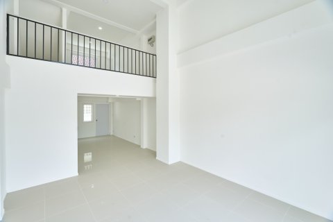 Townhouse in San Sai, Thailand 2 bedrooms № 159364 - photo 2