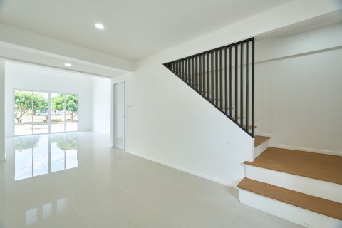 Townhouse in San Sai, Thailand 2 bedrooms № 159364 - photo 5