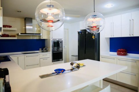 Condo à Bangkok, Thaïlande, 3 chambres  № 181027 - photo 13
