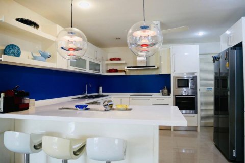 Condo à Bangkok, Thaïlande, 3 chambres  № 181027 - photo 14