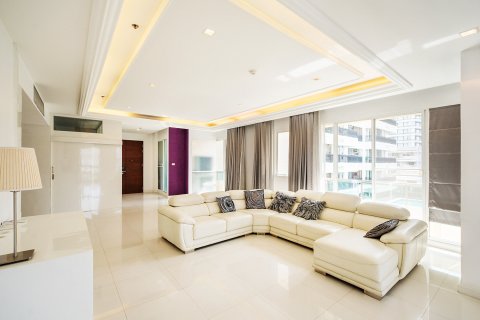 Condo à Bangkok, Thaïlande, 4 chambres  № 181025