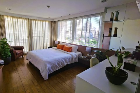 Condo in Bangkok, Thailand, 4 bedrooms  № 181030 - photo 9