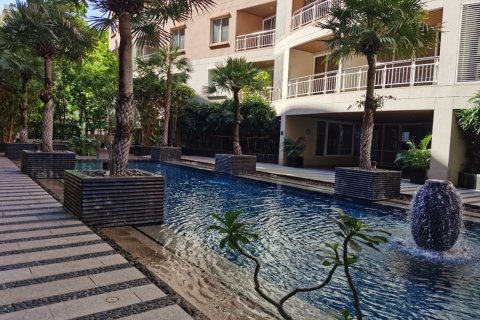 Condo in Bangkok, Thailand, 4 bedrooms  № 181030 - photo 16
