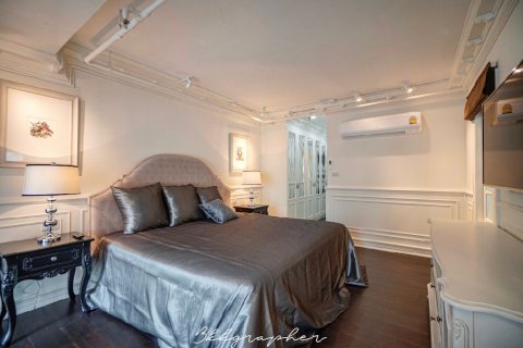 Condo in Bangkok, Thailand, 3 bedrooms  № 181029 - photo 17
