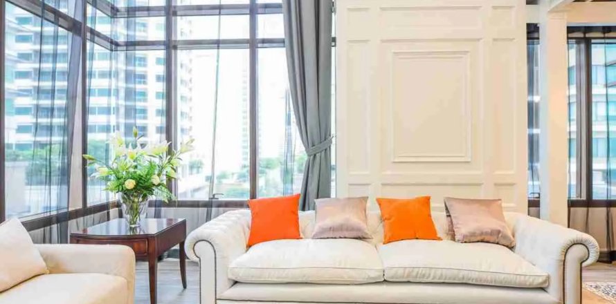 Condo in Bangkok, Thailand, 3 bedrooms  № 181029