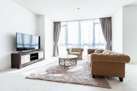 Condo in Bangkok, Thailand, 2 bedrooms  № 181028 - photo 2