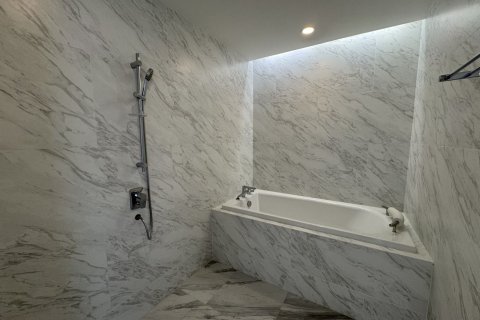 Condo à Watthana, Bangkok, Thaïlande, 2 chambres  № 170922 - photo 10