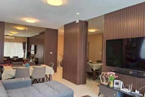 Villa in Pattaya, Thailand 4 bedrooms № 180341 - photo 3