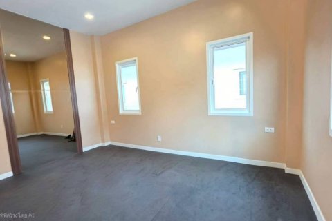 Villa in Pattaya, Thailand 4 bedrooms № 180341 - photo 10