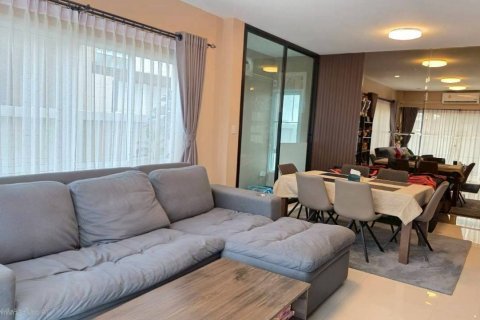 Villa in Pattaya, Thailand 4 bedrooms № 180341 - photo 4