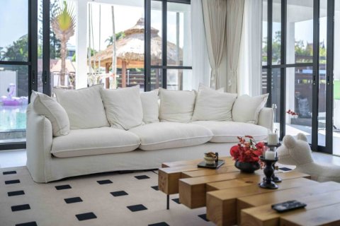 Villa in Pattaya, Thailand 8 bedrooms № 158819 - photo 6