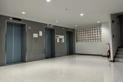 Студия в кондо в Клонг Тоэй, Бангкок, Таиланд № 154626 - фото 5