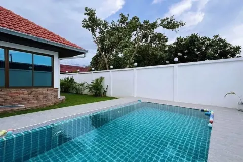 Casa de 4 dormitorios en Pattaya, Tailandia № 211742 - foto 17
