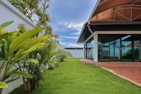 Casa de 4 dormitorios en Pattaya, Tailandia № 211742 - foto 19