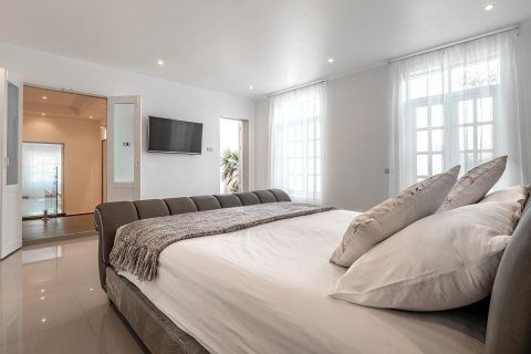 Villa in Pattaya, Thailand 6 bedrooms № 162969 - photo 6