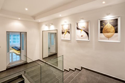 Villa in Pattaya, Thailand 6 bedrooms № 162969 - photo 9