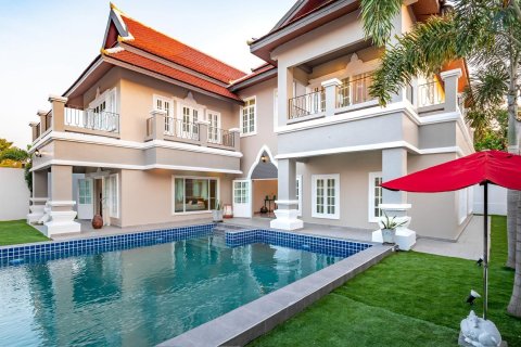 Villa in Pattaya, Thailand 6 bedrooms № 162969