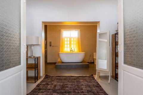 Villa in Pattaya, Thailand 6 bedrooms № 162969 - photo 12