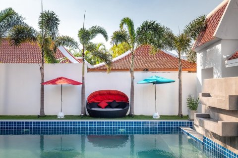 Villa in Pattaya, Thailand 6 bedrooms № 162969 - photo 14