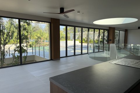 Villa in Phuket, Thailand 4 bedrooms № 173358 - photo 11
