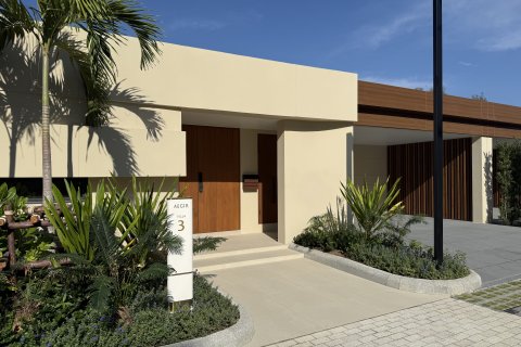 Villa in Phuket, Thailand 4 bedrooms № 173358 - photo 5