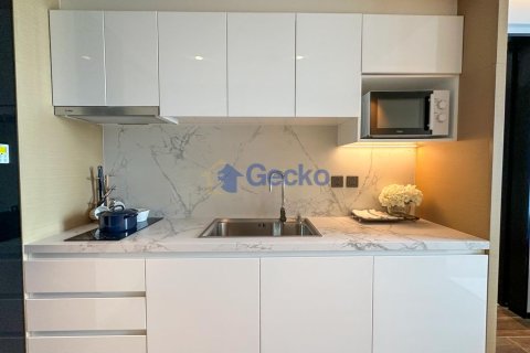 Condo in Pattaya, Thailand, 1 bedroom № 197056 - photo 11
