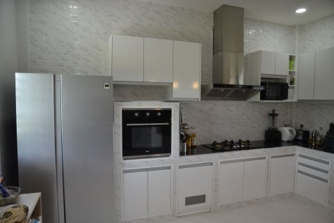 Villa in Surin, Thailand 2 bedrooms № 137884 - photo 22