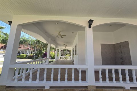 House in Hua Hin, Thailand 3 bedrooms № 168925 - photo 20