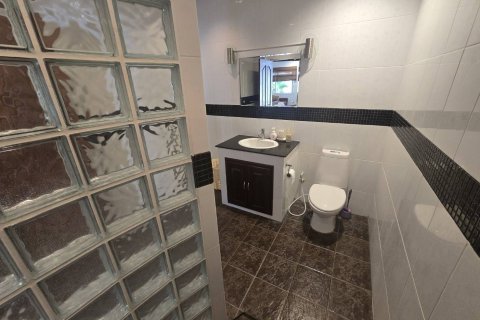House in Hua Hin, Thailand 3 bedrooms № 168925 - photo 15