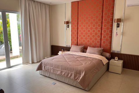 Villa in Phuket, Thailand 3 bedrooms № 168928 - photo 10