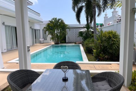 Villa in Phuket, Thailand 3 bedrooms № 168928 - photo 2