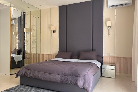 Villa in Phuket, Thailand 3 bedrooms № 168928 - photo 8