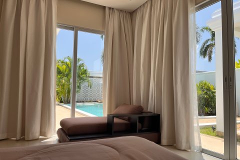 Villa in Phuket, Thailand 3 bedrooms № 168928 - photo 16