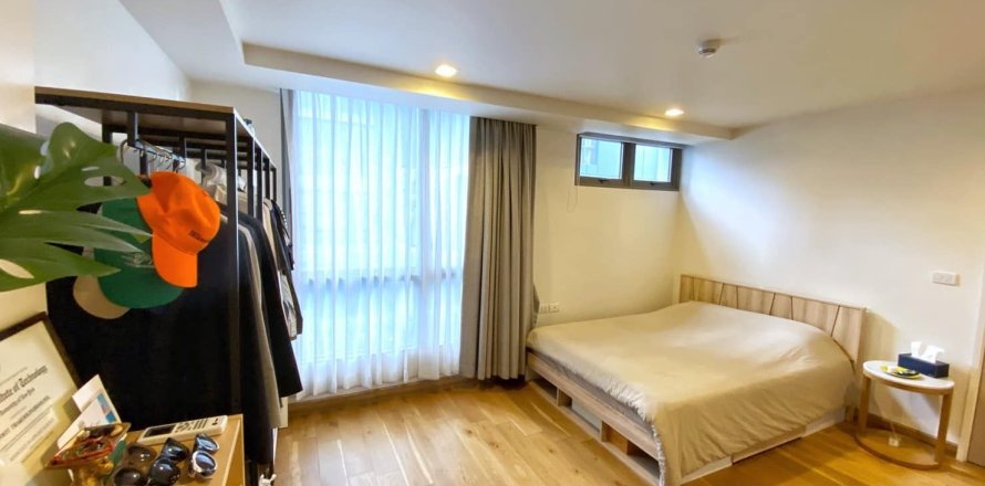 Studio in the Condo in Watthana, Bangkok, Thailand  № 160889