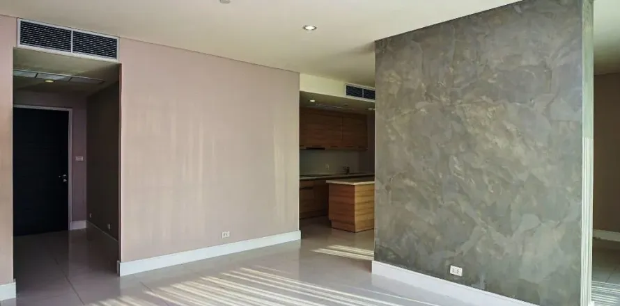 Condo in Khlong Toei, Bangkok, Thailand, 3 bedrooms  № 160888