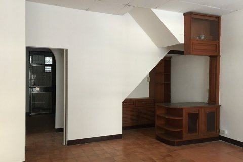 Таунхаус в Чатучаке, Бангкок, Таиланд с 3 спальнями  № 157163 - фото 4