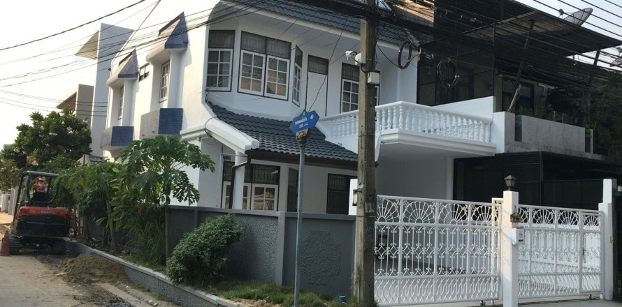 Таунхаус в Чатучаке, Бангкок, Таиланд с 3 спальнями  № 157163