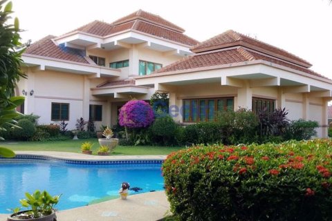 Maison à Pattaya, Thaïlande 5 chambres № 196921 - photo 12