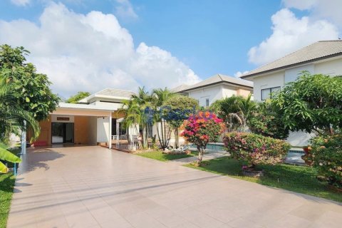 Haus in Pattaya, Thailand 3 Schlafzimmer № 196922 - Foto 10