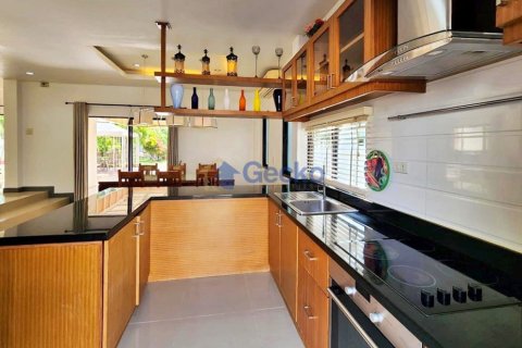 Haus in Pattaya, Thailand 3 Schlafzimmer № 196922 - Foto 11