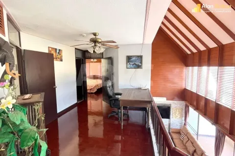Condominio de 4 dormitorios en Jomtien Beach, Pattaya, Tailandia № 211680 - foto 10