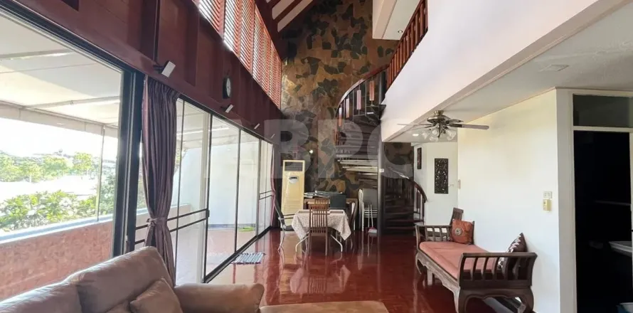 Condominio de 4 dormitorios en Jomtien Beach, Pattaya, Tailandia № 211680
