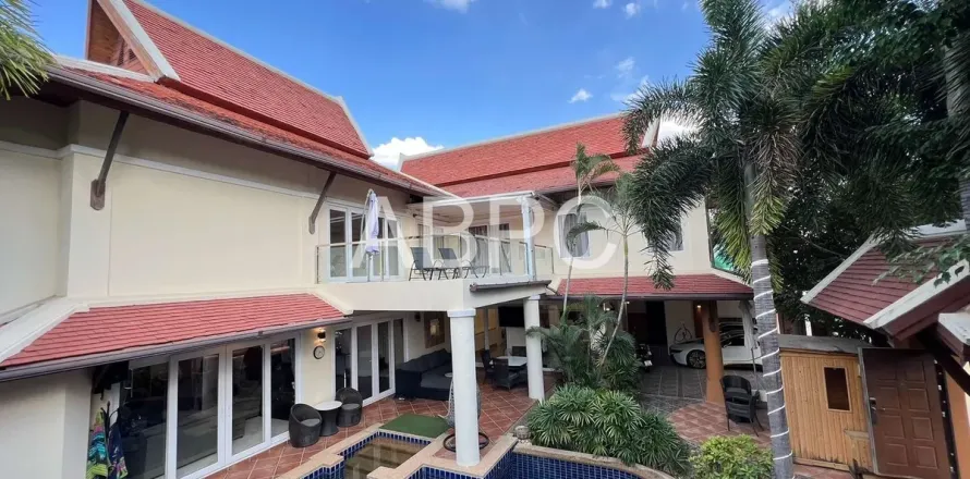 Casa de 4 dormitorios en Jomtien Beach, Pattaya, Tailandia № 211683